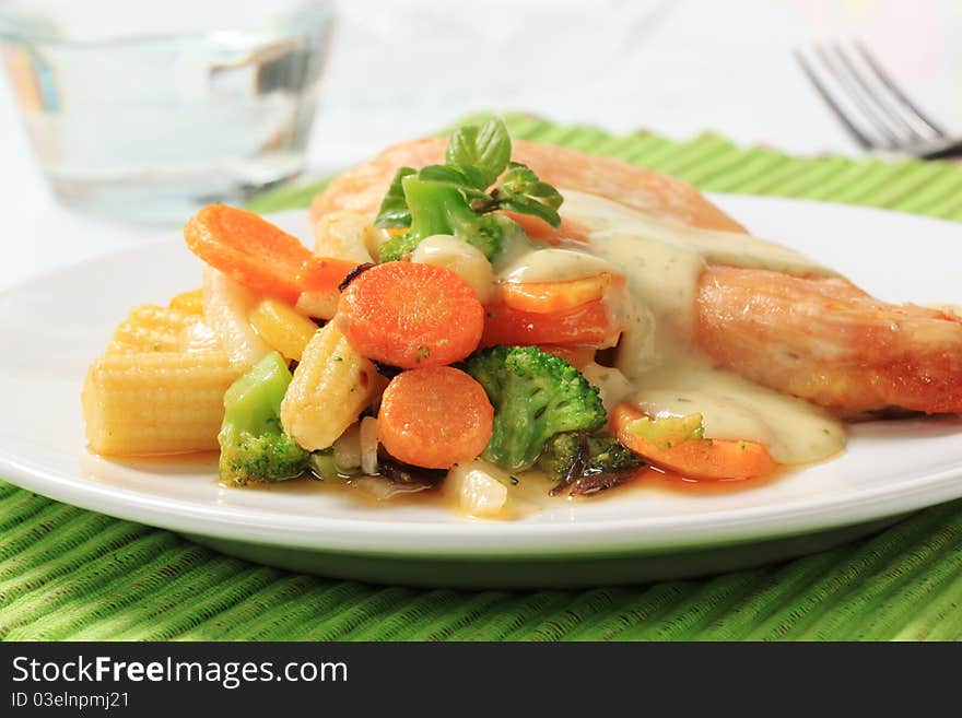 Chicken breast and mixed vegetables