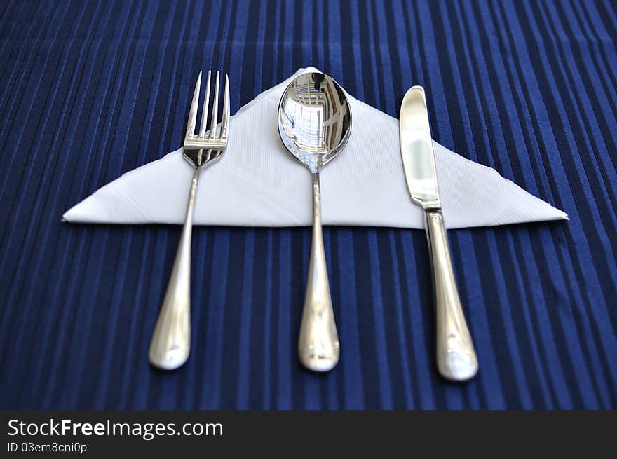 Fork，Tableware ，Table napkin