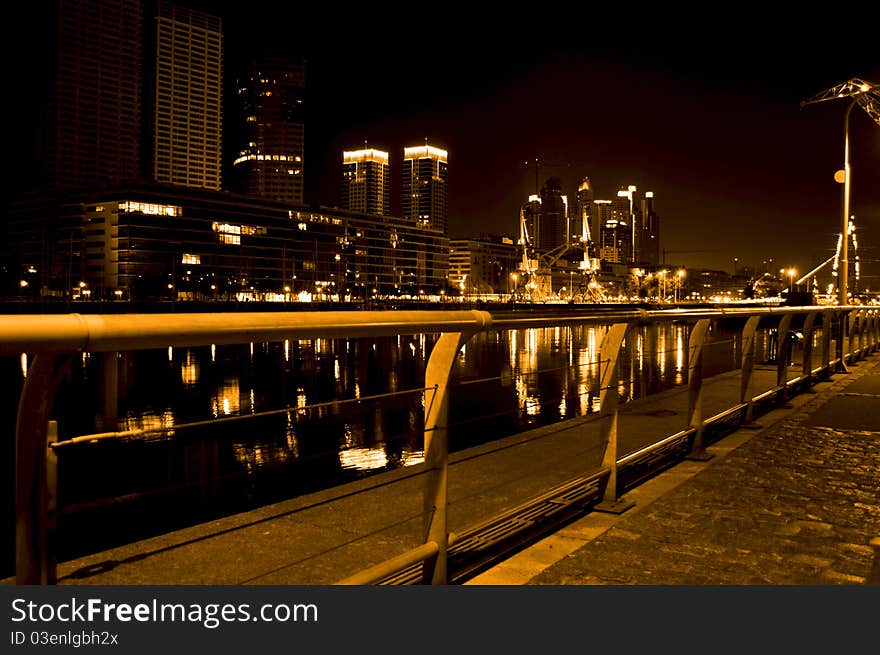 Puerto madero a la noche. Puerto madero a la noche