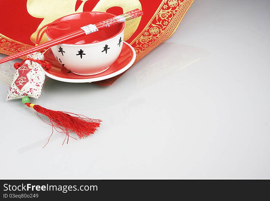 In Chinese new year,people always use red tableware to hope goodness for the future. In Chinese new year,people always use red tableware to hope goodness for the future