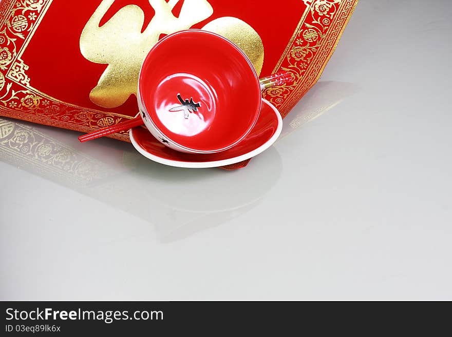 In Chinese new year,people always use red tableware to hope goodness for the future. In Chinese new year,people always use red tableware to hope goodness for the future