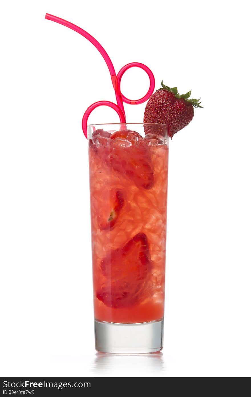 Strawberry cocktail with chrushed ice