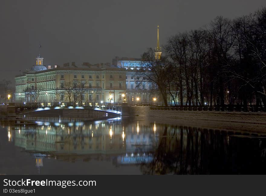 Mikhailovsky Castle. St.-Petersburg Night, river