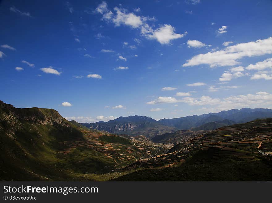 Yeliguan National Forest Park in china!there is very beautiful~