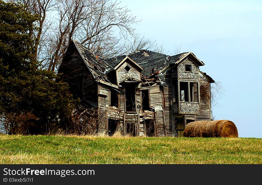 Old House with lots of definition and color. Old House with lots of definition and color.