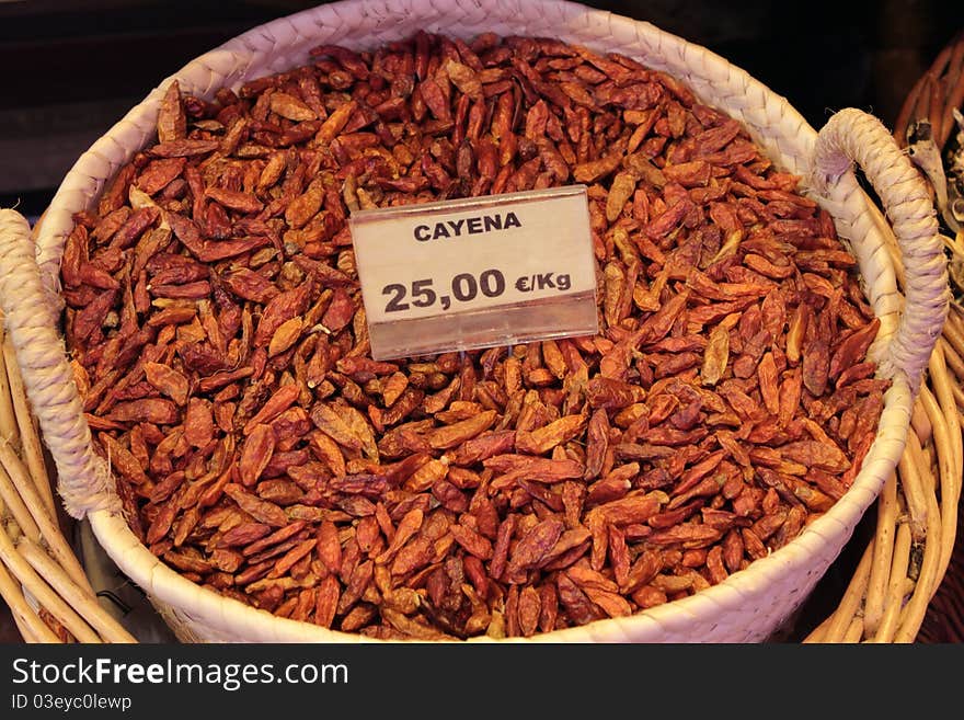 Sale of cinnamon without scratching on the market