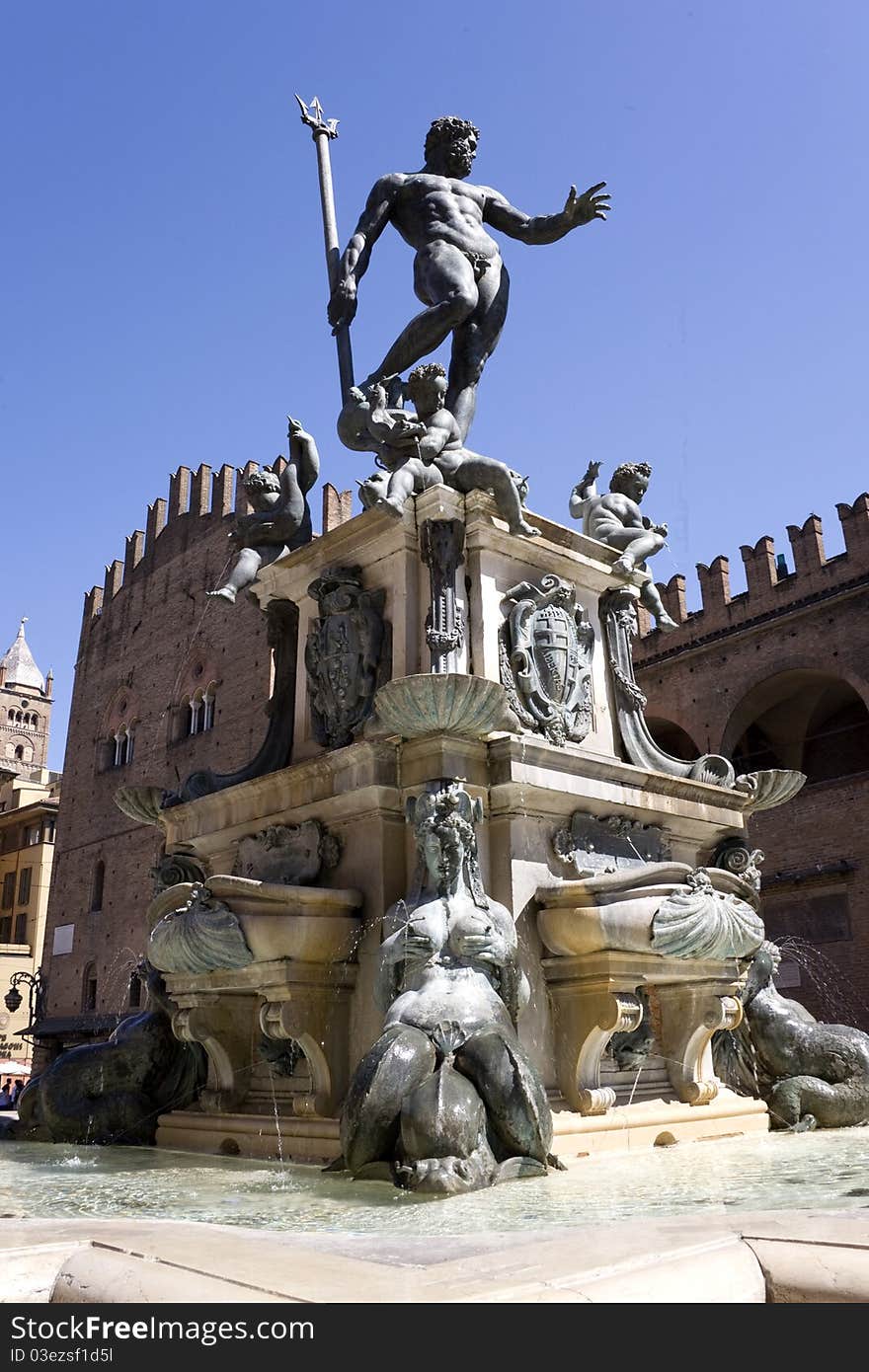 Entire view of fountain of neptune