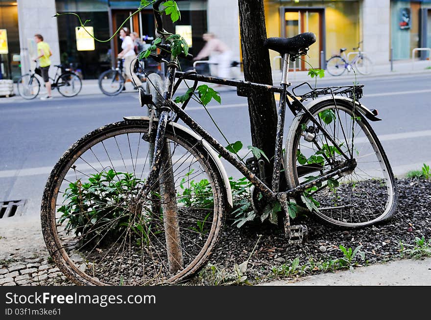 Abandoned bicycle in the street of Berlin