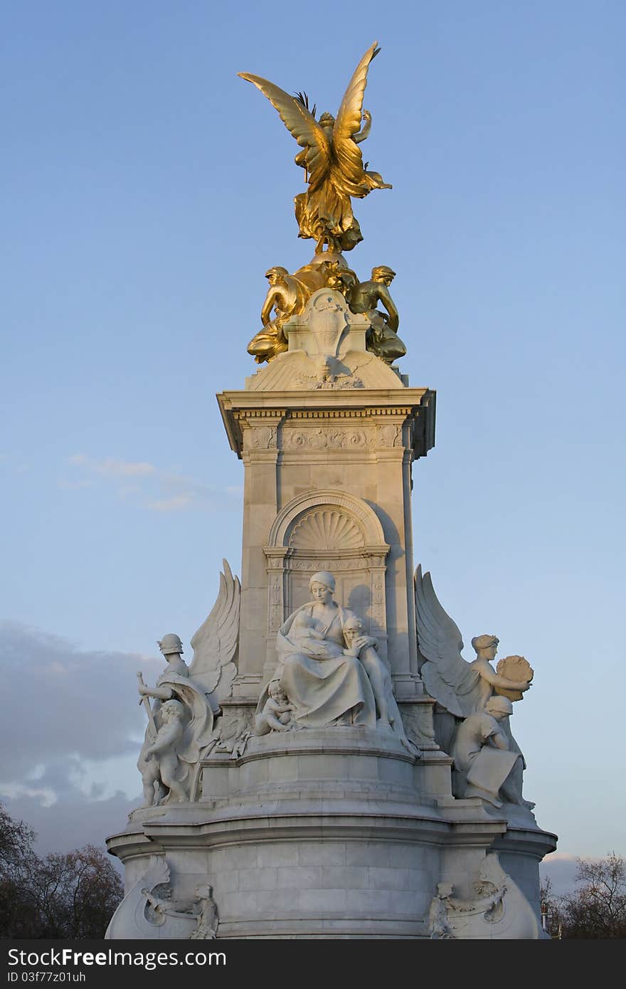 Queen Victoria memorial statue at Buckingham Palace, London. Queen Victoria memorial statue at Buckingham Palace, London