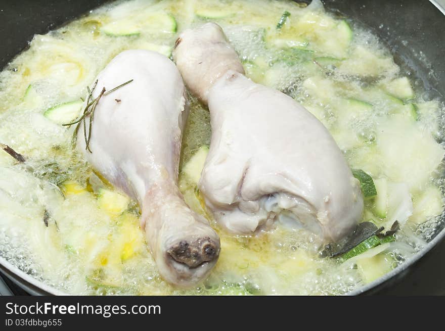 Recipe for chicken cooked with onions and zucchini. Recipe for chicken cooked with onions and zucchini