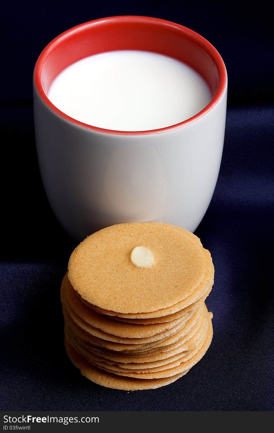 Fresh Milk In Mug And Crispy Biscuits