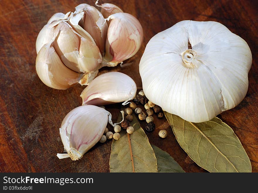 Garlic on cutting board