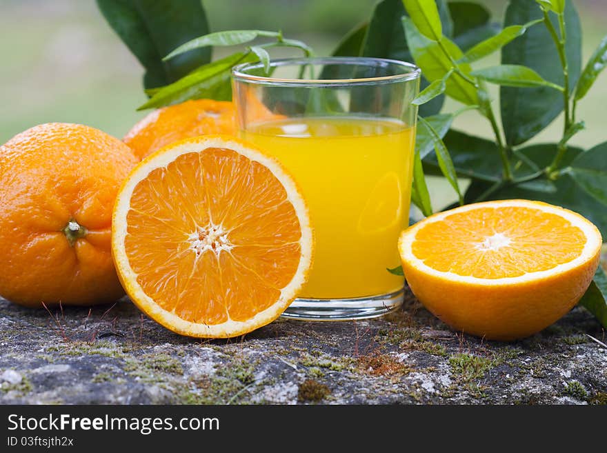 Orange juice, health and balanced diet