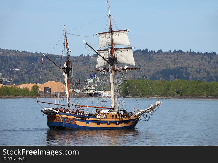 Galleon sailing the Columbia river near Longview WA. Galleon sailing the Columbia river near Longview WA.