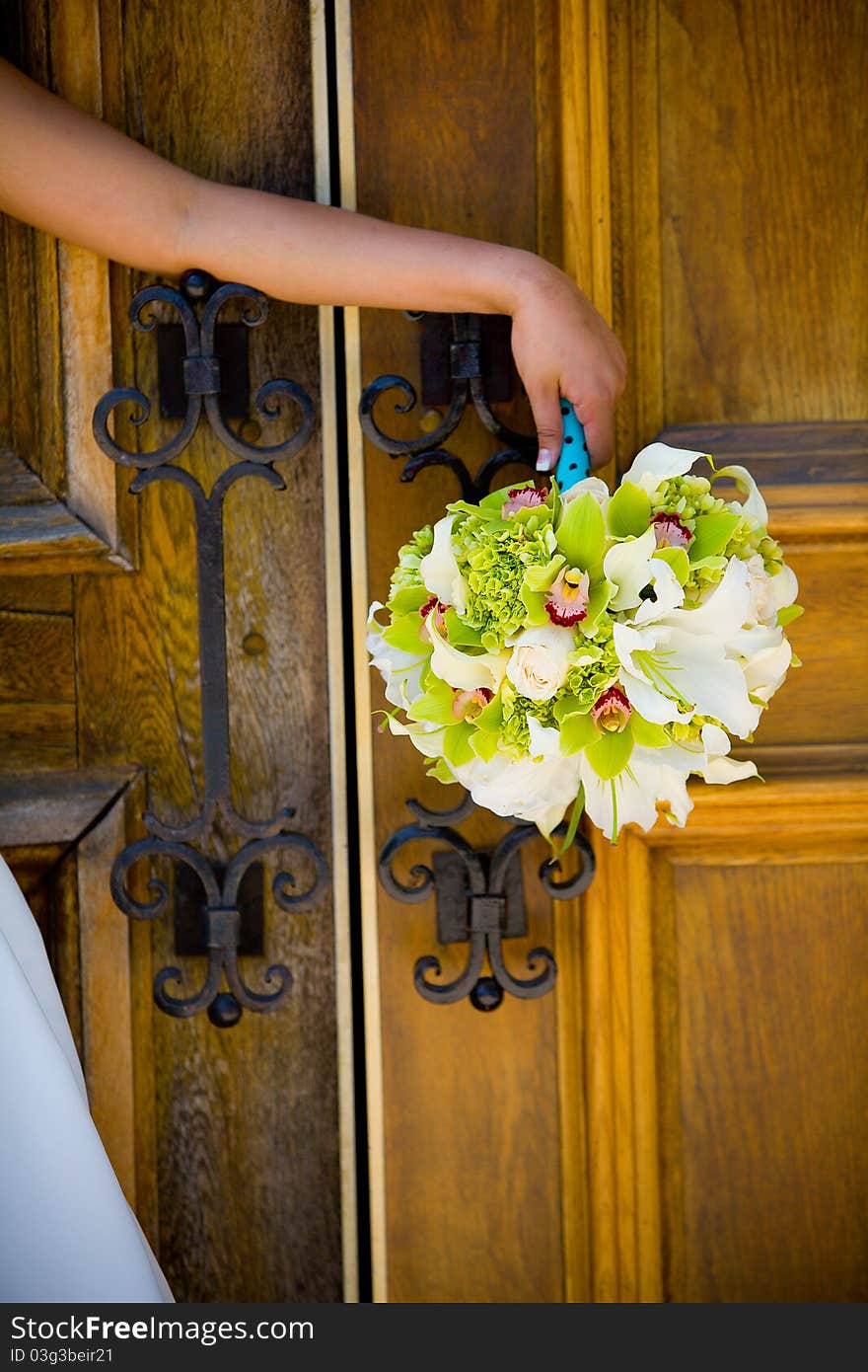 A closeup of a bright wedding bouquet