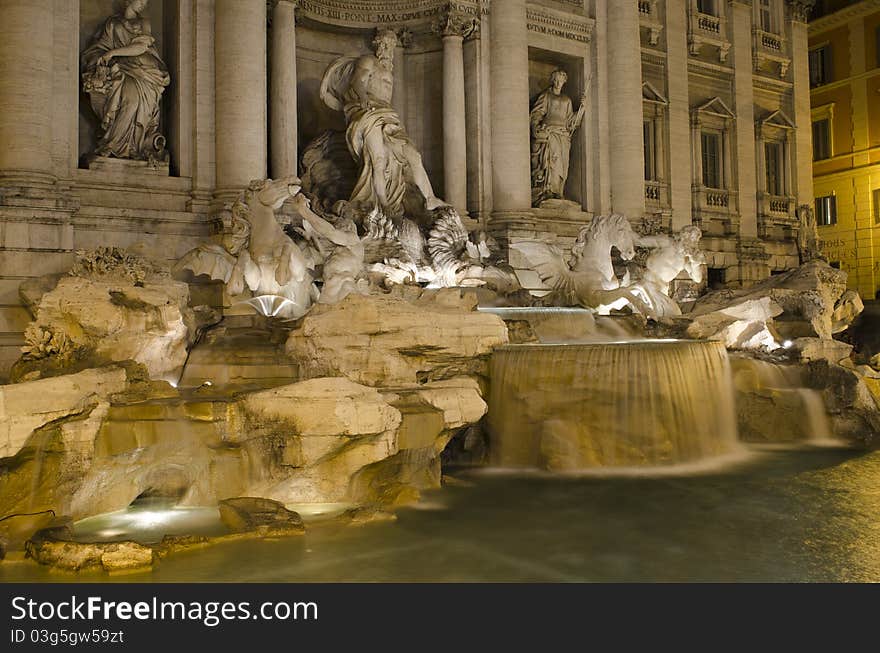 Roma - Fontana Di Trevi at night