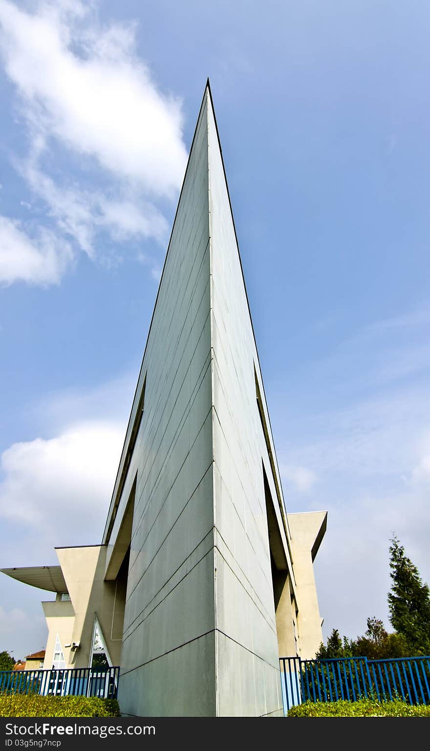 A dramatic pointy modern building. A dramatic pointy modern building