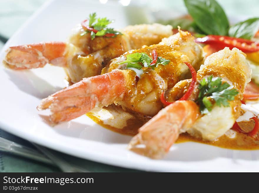 Red curry shrimp fried