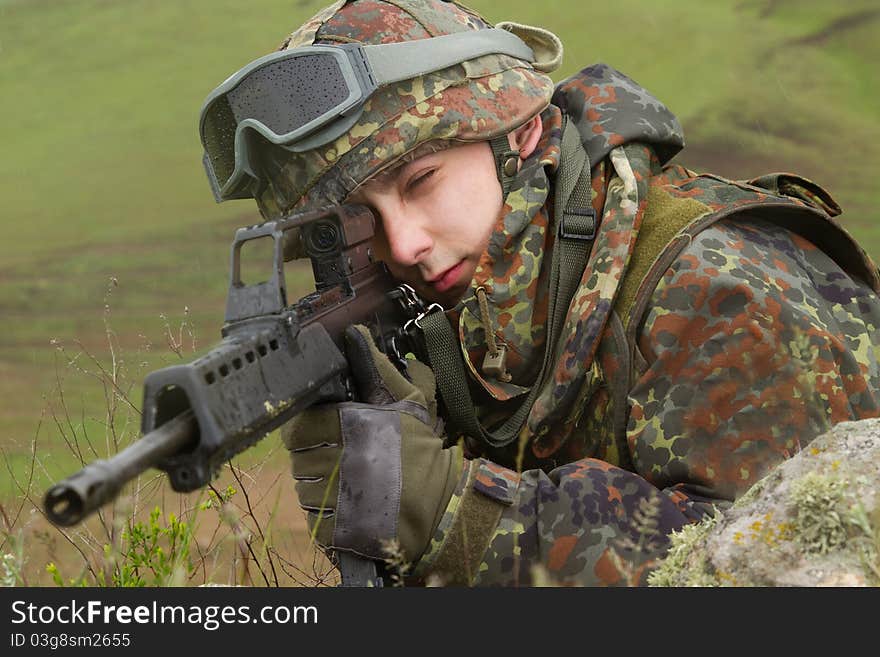 Soldier targeting with automatic rifle