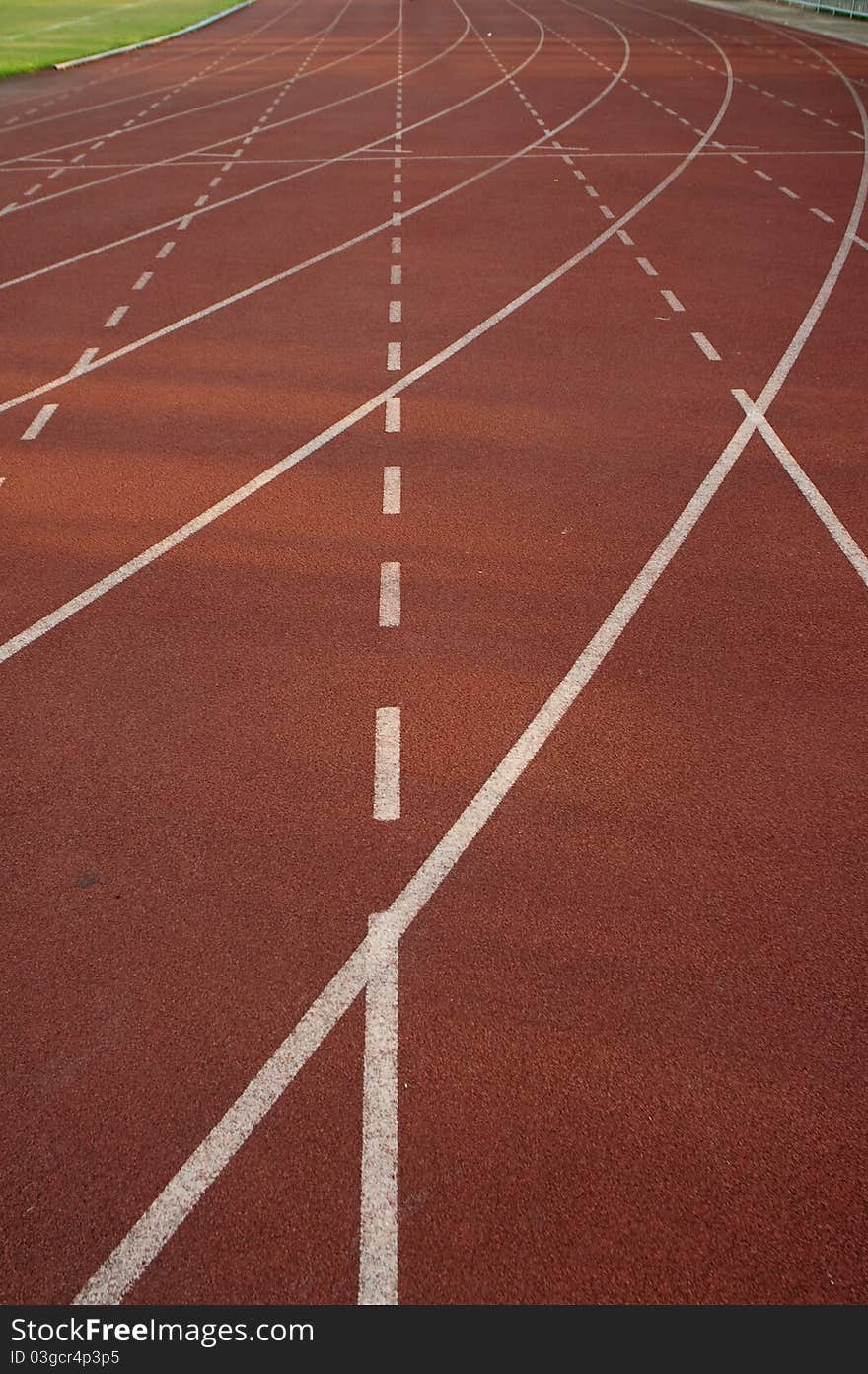 Empty stright lane on athletic racecours