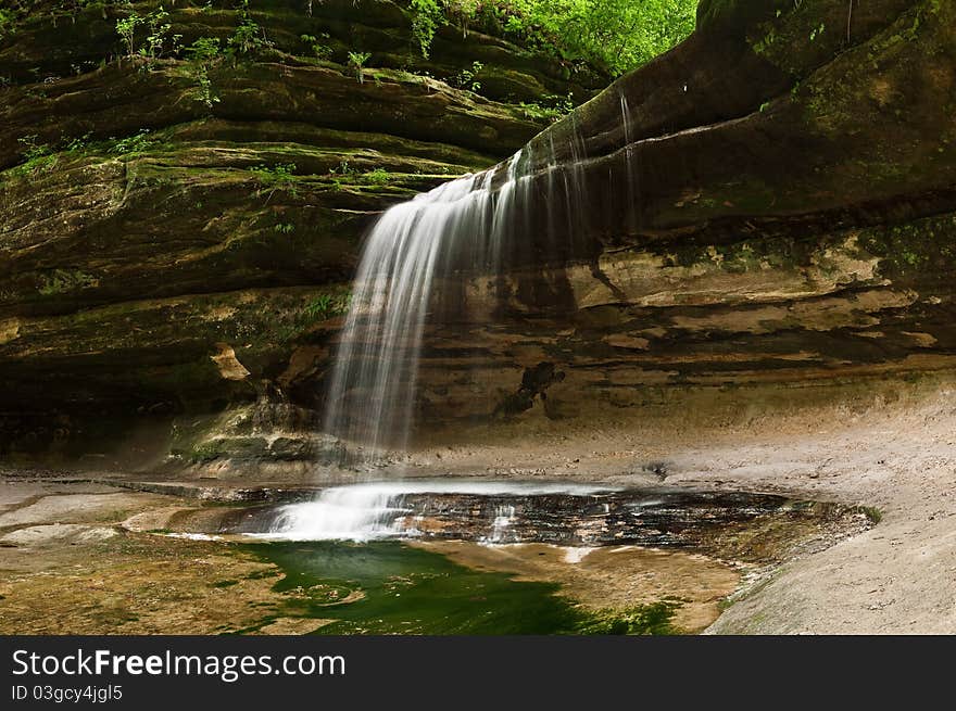 Waterfall  in Starved Rock State Park, Illinois.