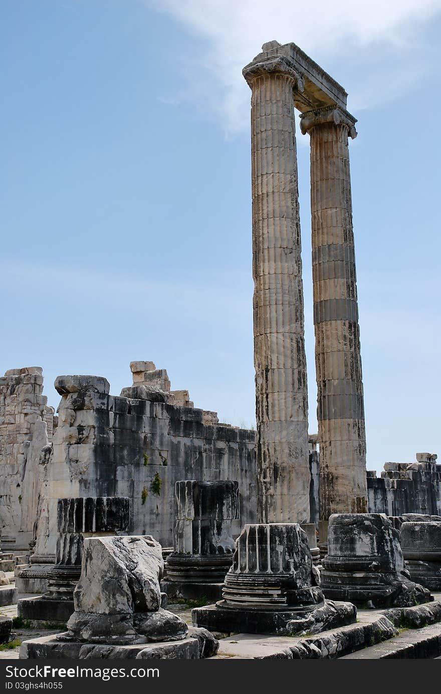 The Apollo Temple in Turkish. The Apollo Temple in Turkish