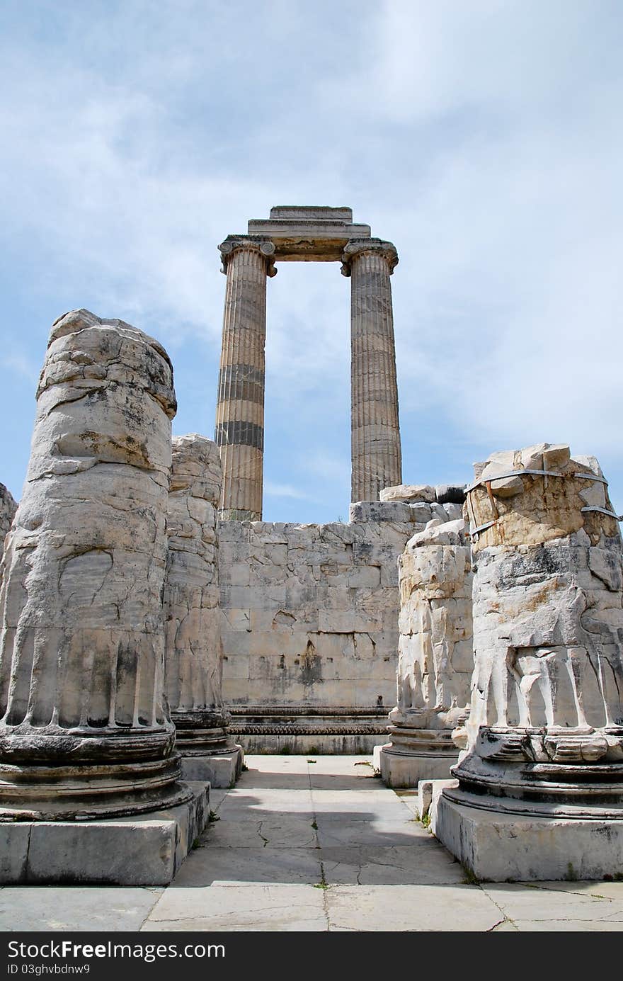 The Apollo Temple in Turkish. The Apollo Temple in Turkish