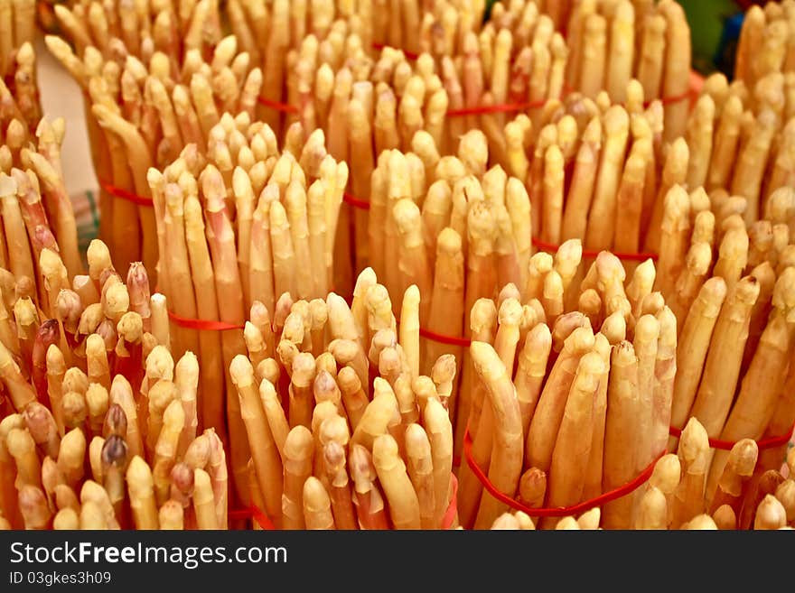 Bunches of white asparagus, nicknamed white gold, a very healthy vegetable, low in calories. The asparagus season is a highlight of the german foodie calendar.