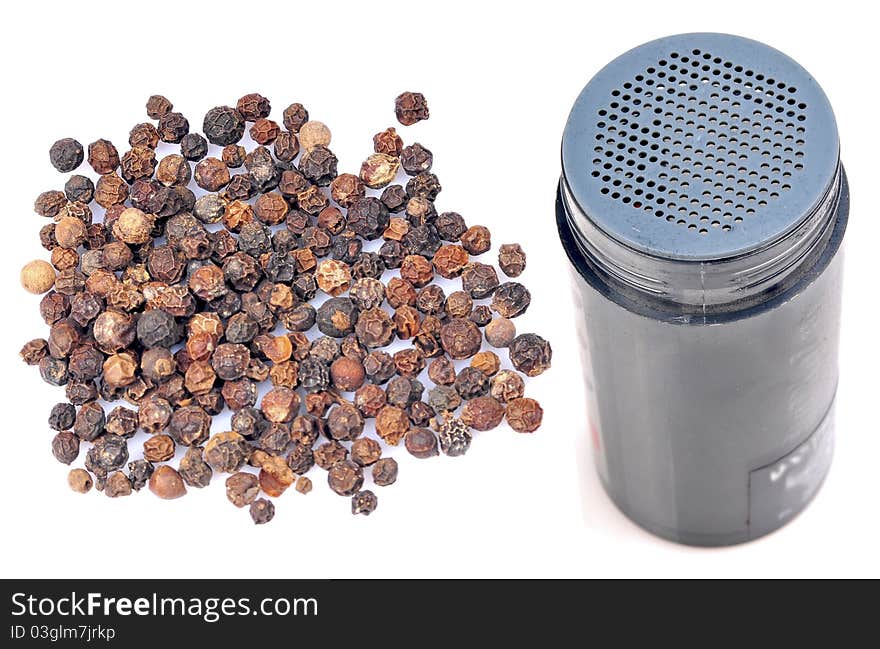 Black pepper with sprinkler