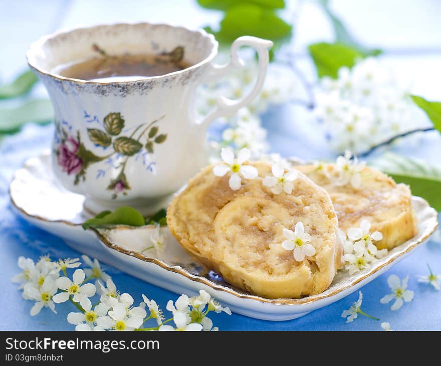 Apple roulade