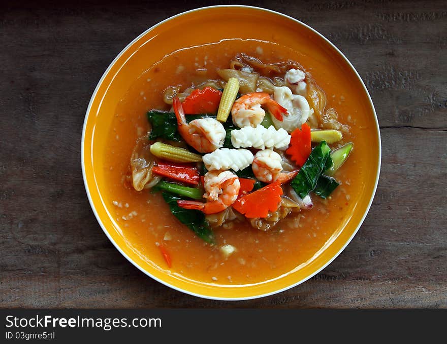 Noodles with powder soup and seafood