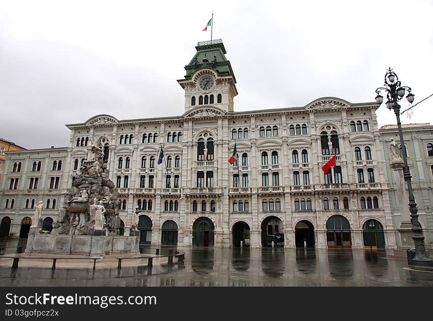 Town square Piazza Unita in Trieste, Italia