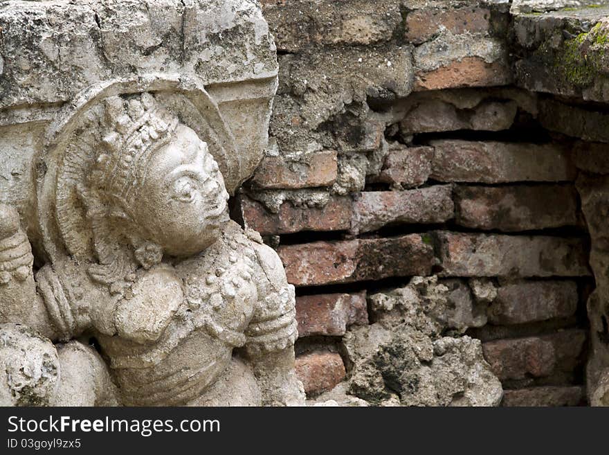 Statue in the old days Back with a brick. Statue in the old days Back with a brick.