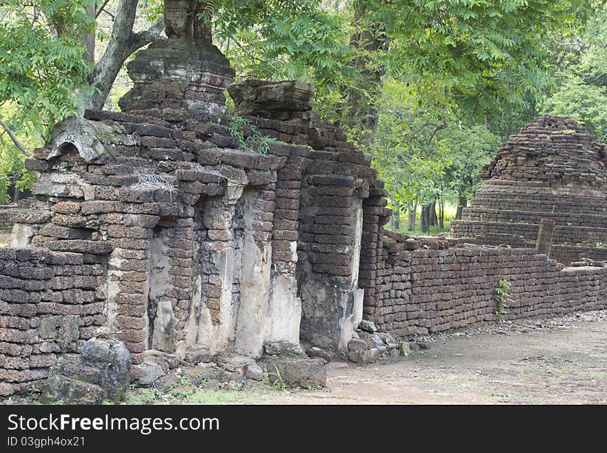 Wall around the stupa and pagoda. Wall around the stupa and pagoda.