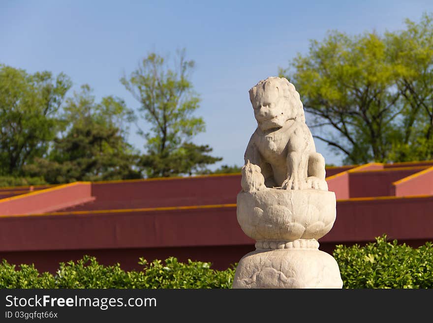 THE LIONS BEFORE TIANANMEN-- SET FACING OUT uses the two huge stone lions standing at the end of the Jinshui (Golden Water) Bridge in front of Tiananmen Gate to describe two well-matched forces. photo take on: May 7, 2011. THE LIONS BEFORE TIANANMEN-- SET FACING OUT uses the two huge stone lions standing at the end of the Jinshui (Golden Water) Bridge in front of Tiananmen Gate to describe two well-matched forces. photo take on: May 7, 2011