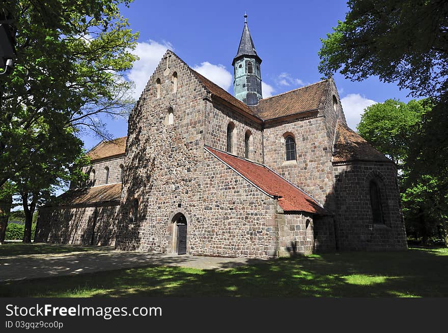 Zinna Abbey (German: Kloster Zinna) is a former Cistercian monastery, the site of which is now occupied by a village also called Kloster Zinna, today part of the town of Jueterbog in Brandenburg, Germany, about 60 km (37 mi) south of Berlin. The monastery was founded in about 1170 AD. Zinna Abbey (German: Kloster Zinna) is a former Cistercian monastery, the site of which is now occupied by a village also called Kloster Zinna, today part of the town of Jueterbog in Brandenburg, Germany, about 60 km (37 mi) south of Berlin. The monastery was founded in about 1170 AD.