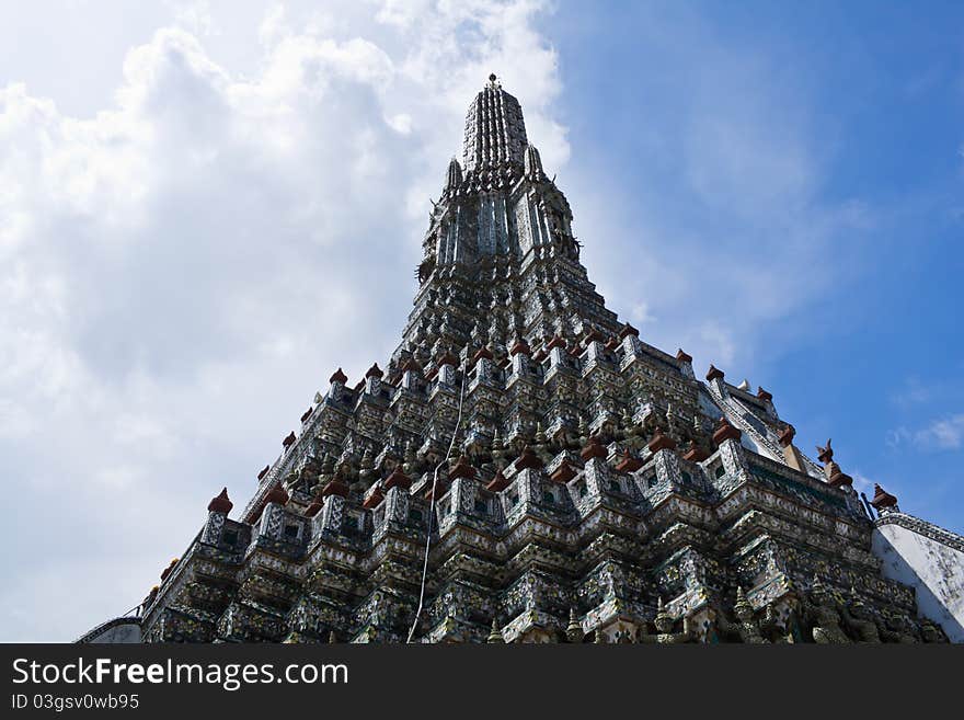 Wat Arun.old temple with blue sky