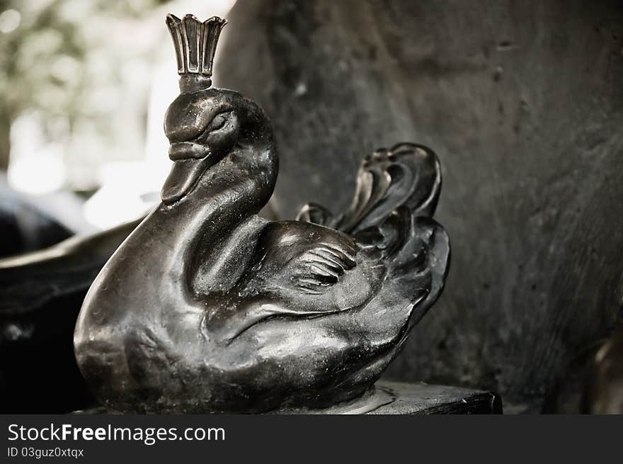 Bronze statue of the swan