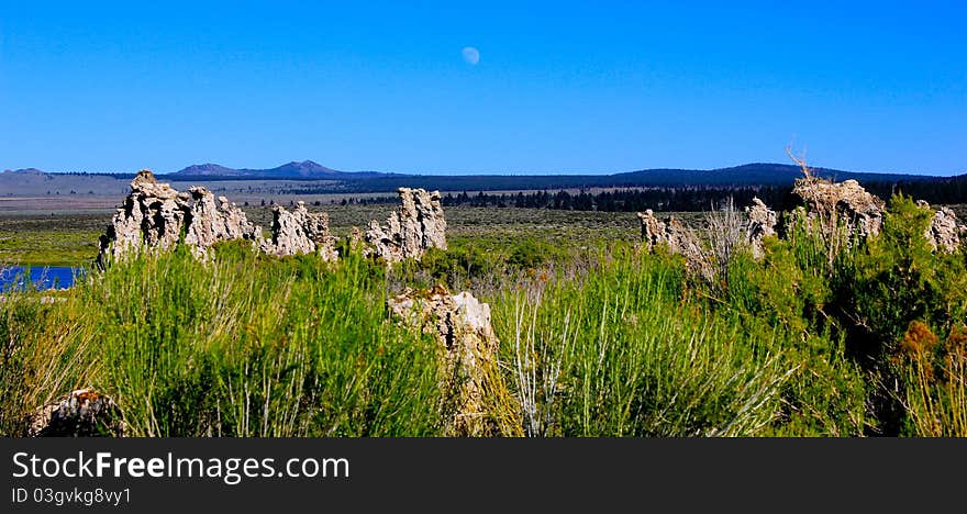 Mono Lake, California. Mono Lake is at least 760,000 years ago as a terminal lake in a basin that has no outlet to the ocean. Because it lacks an outlet, dissolved salts make the lake very alkaline and salty.