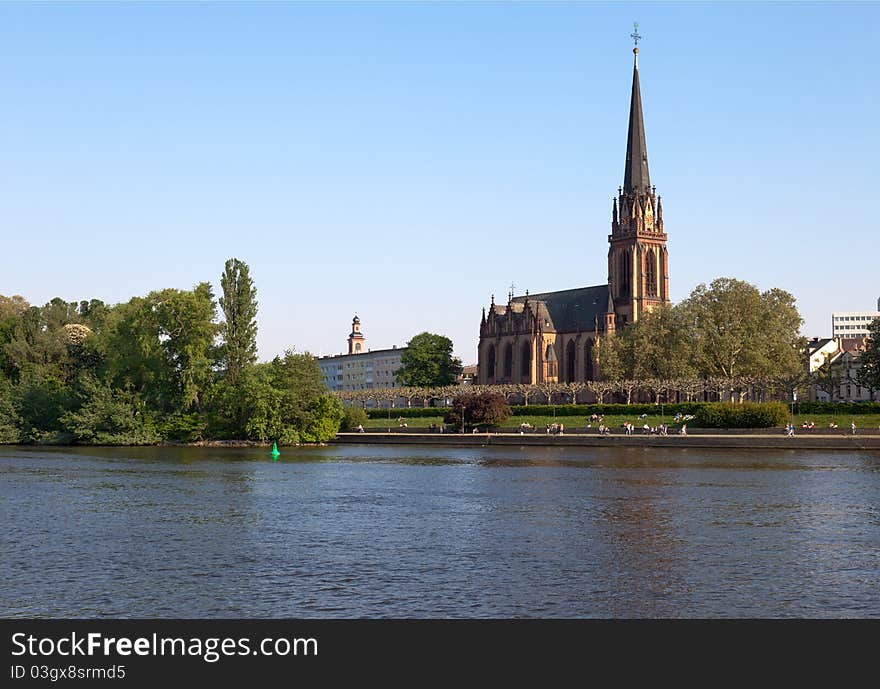 The historical Dreikoenigskirche (Three Kings Church) in Sachsenhausen, on the southern side of the River Main in Frankfurt. The historical Dreikoenigskirche (Three Kings Church) in Sachsenhausen, on the southern side of the River Main in Frankfurt.