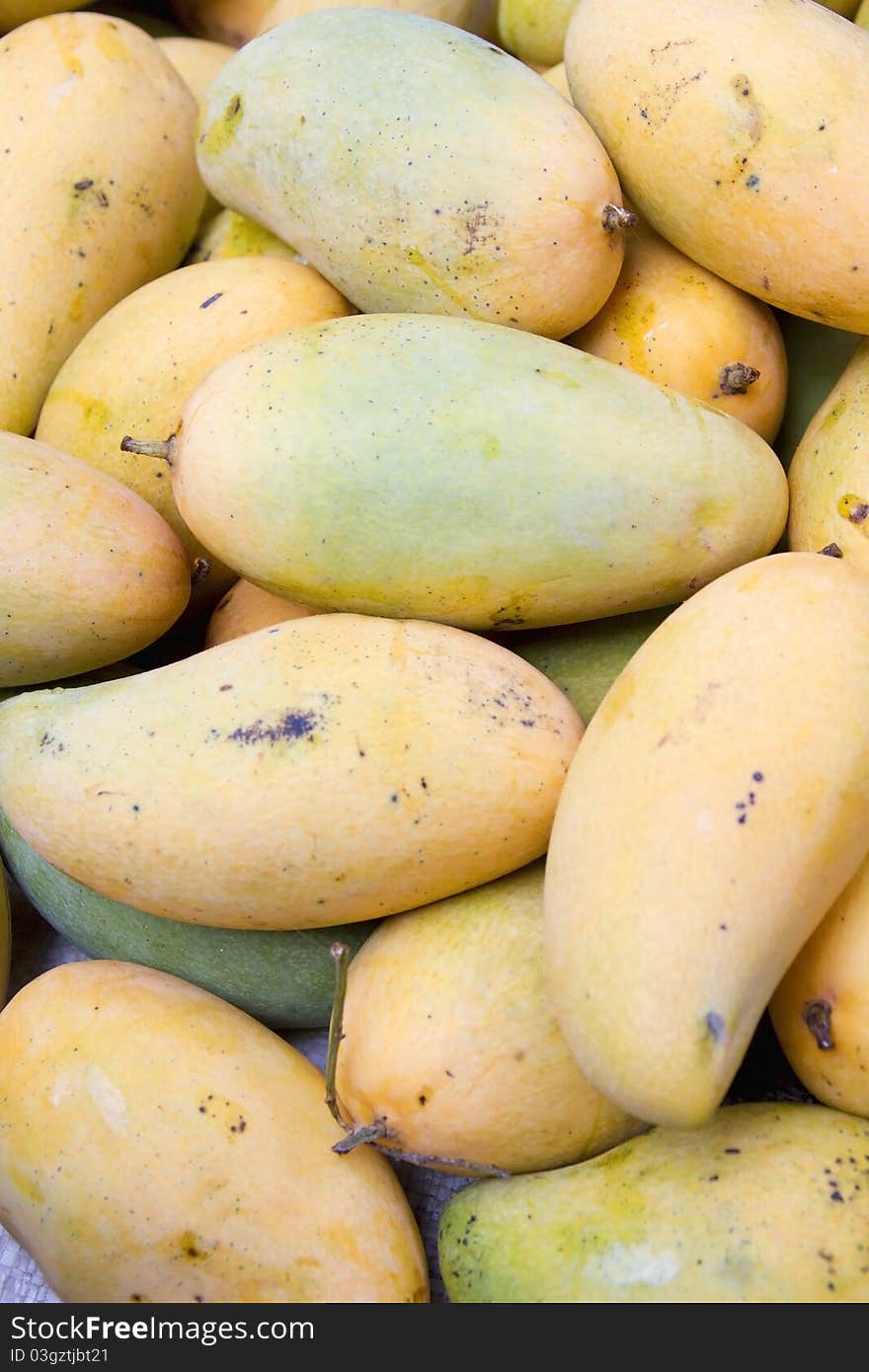 Mangoes on farmer's market