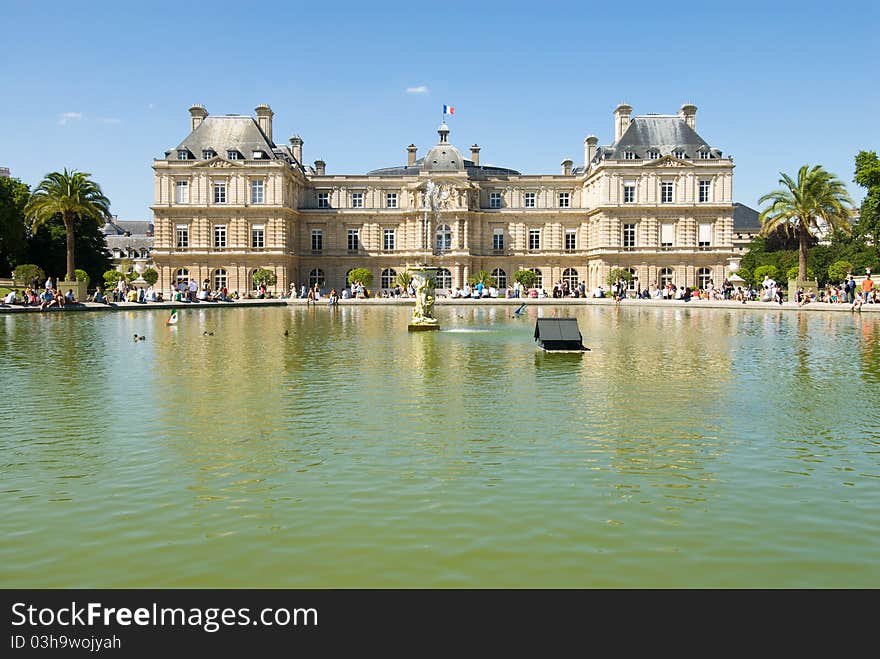 Luxembourg Palace and octagonal basin.