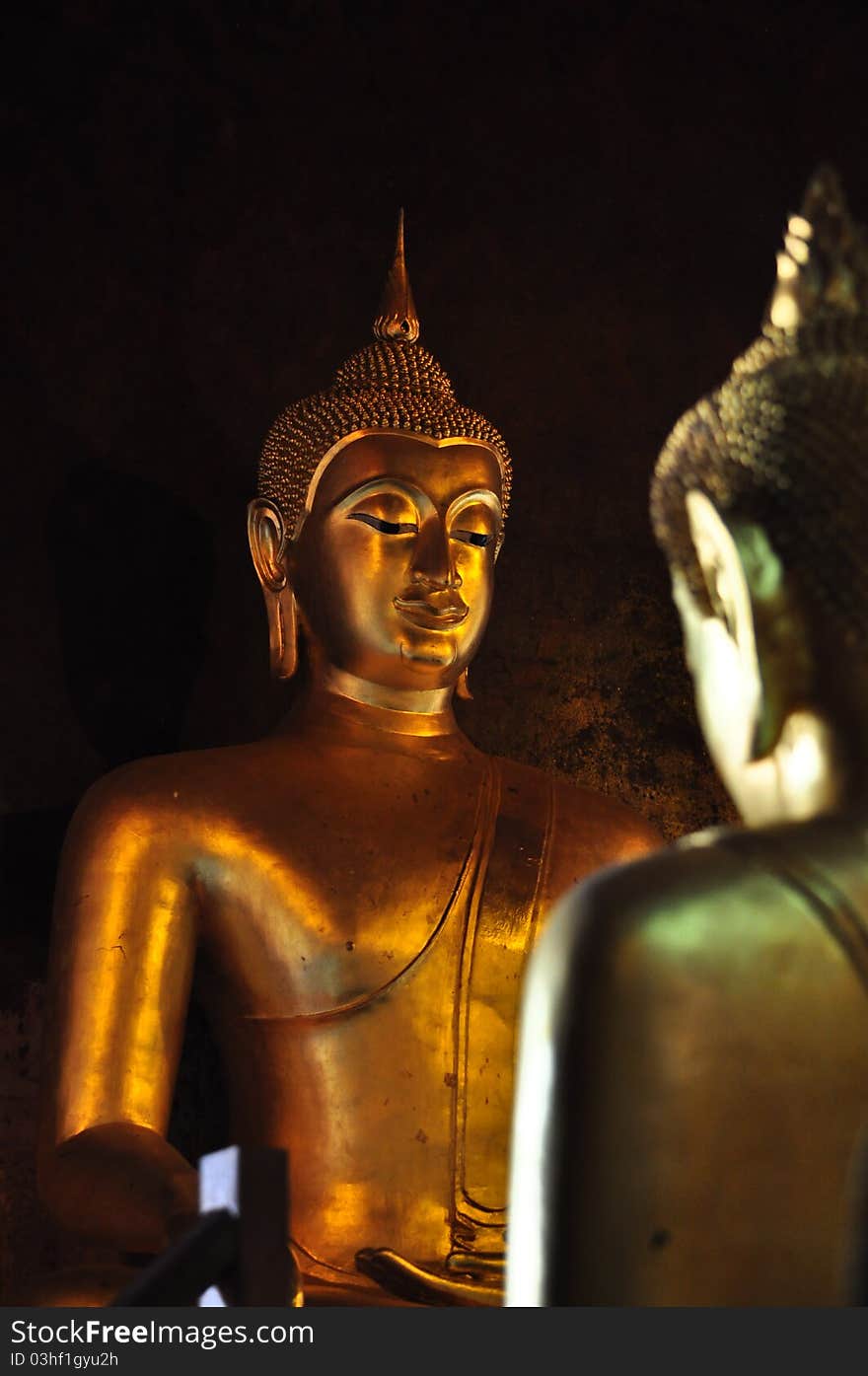 Golden lbudda of temple thailand. Golden lbudda of temple thailand