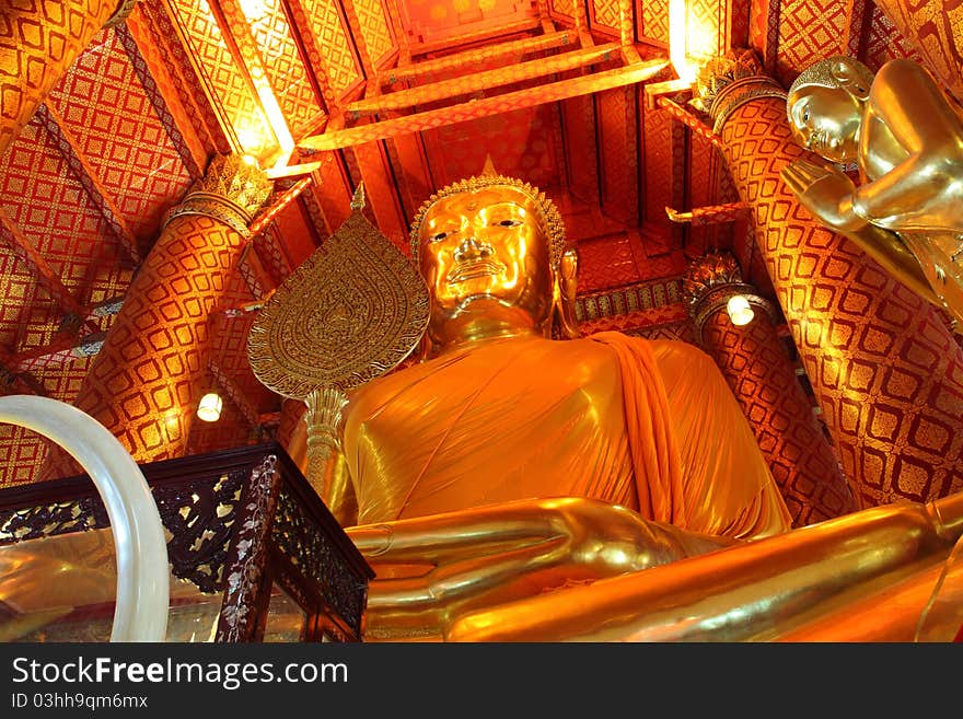 The image of Buddha makes of , gold , silver , and the otter , at Panan-Cherng temple , Phra Nakhon Si Ayutthaya , Thailand