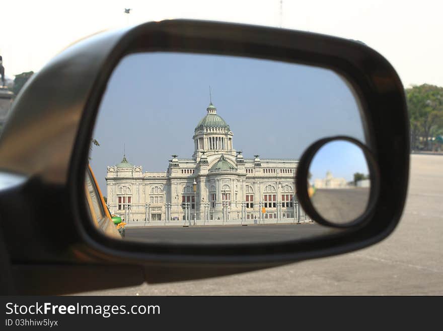 ANANTASAMAKOM THRONE HALL