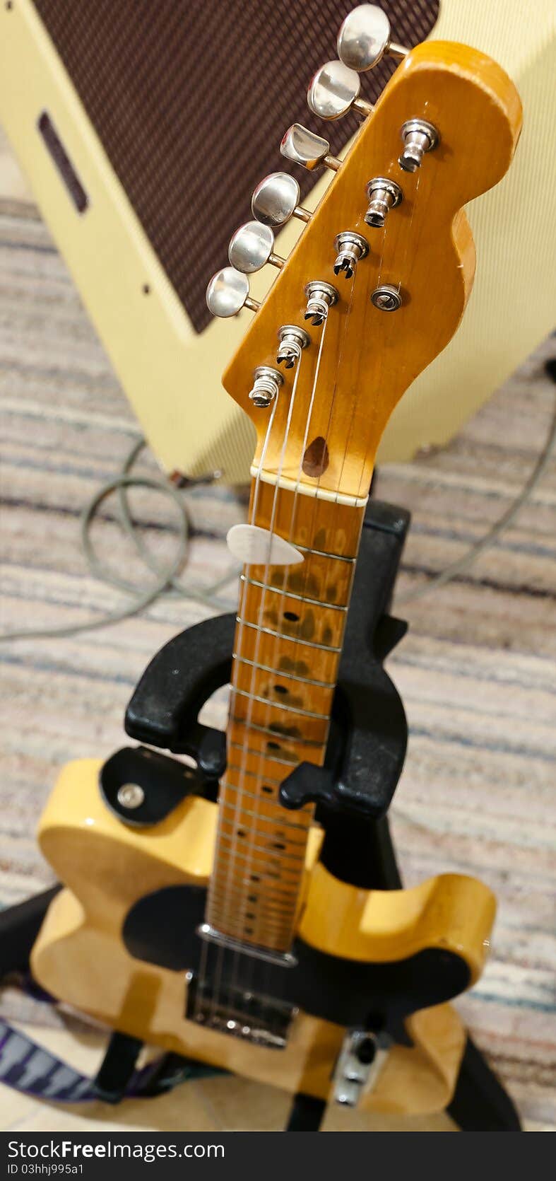 Electric guitar