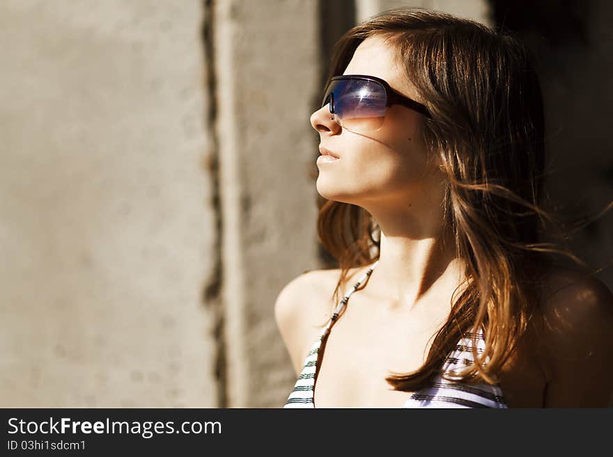 Woman portrait wearing sunglasses