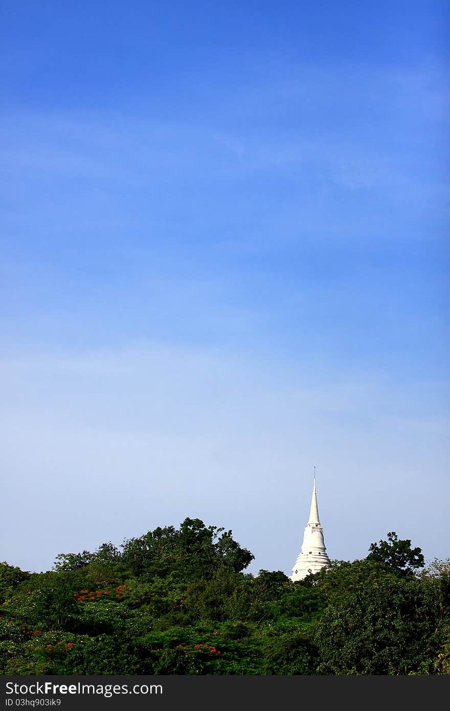 The white pagoda is placed photos of the rule. The white pagoda is placed photos of the rule.