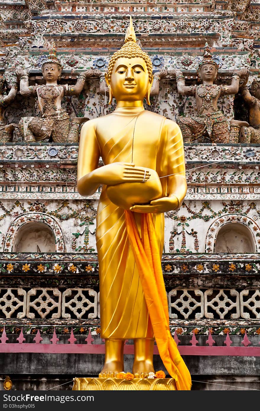 Gold Buddha in Wat Arun, Bangkok, Thailand