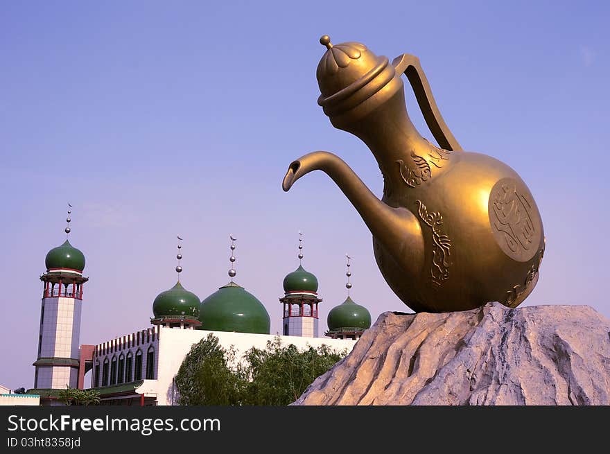 Landscape of a famous mosque with a jar statue